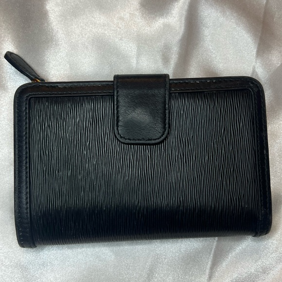 RARE Prada Black Vitello Move Compact Wallet - Picture 2 of 8